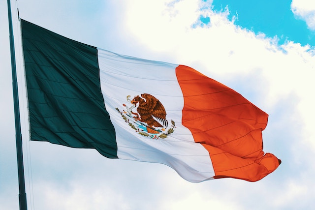 How To Transition from Temporary to Permanent Residency in Mexico